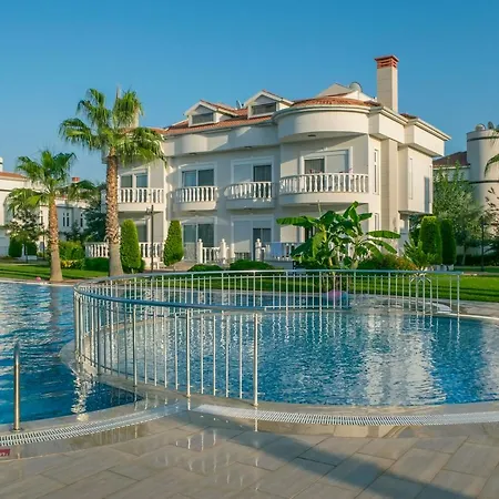 Golf Village - With Private Pool بيليك